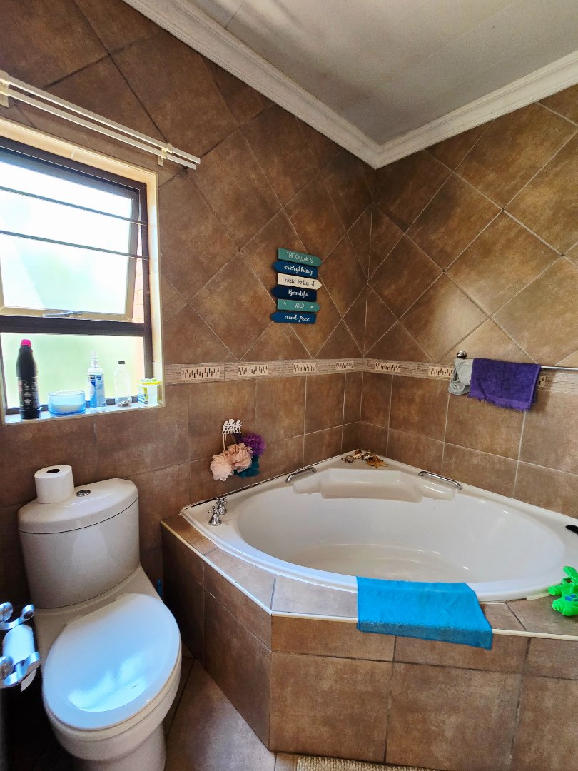 3 Bedroom Property for Sale in Flamwood North West